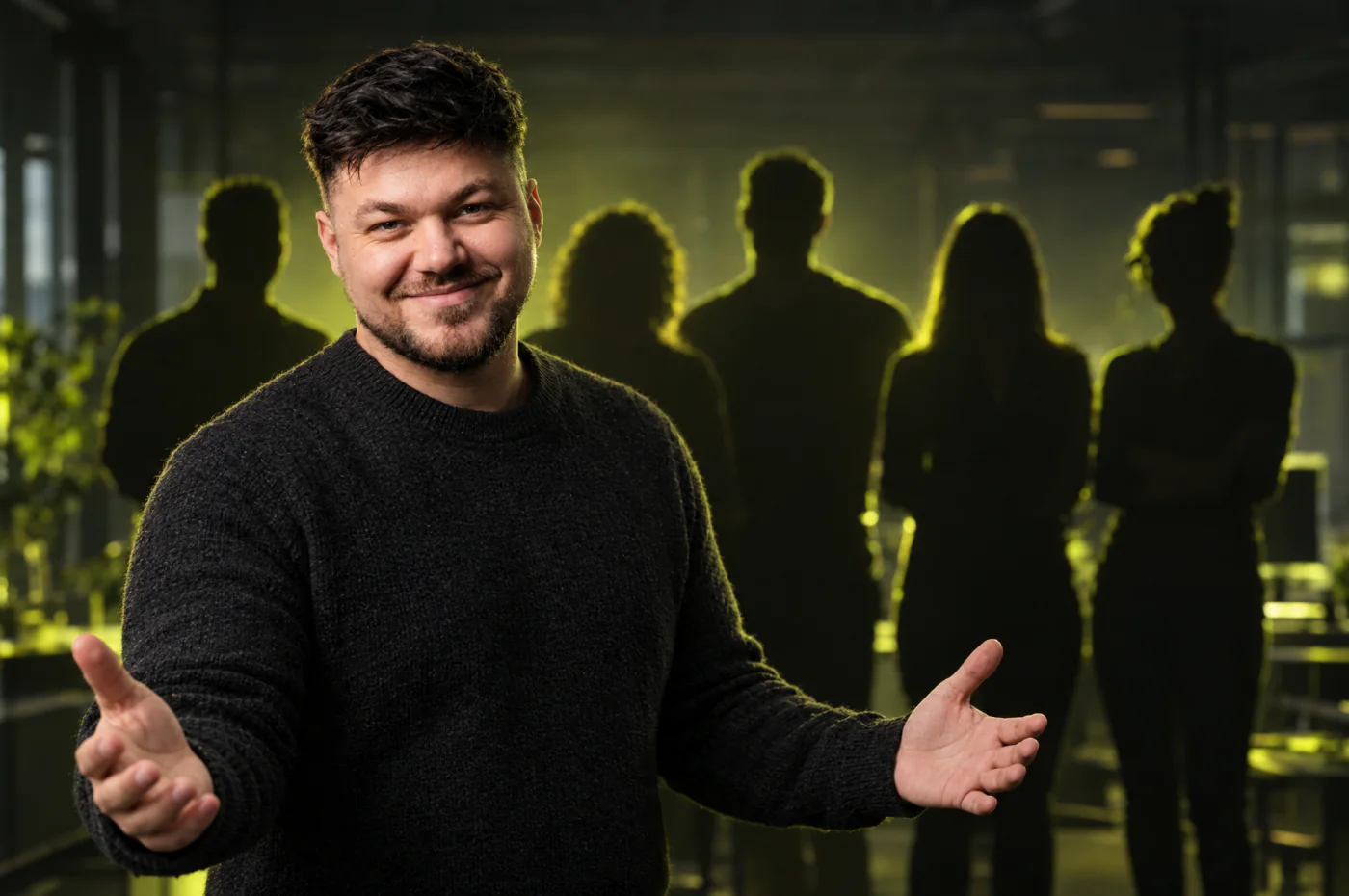 Piotr Błoch, a za nim jego zespół